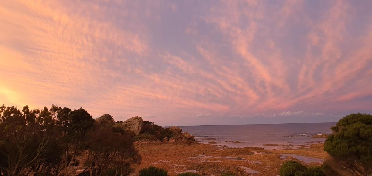Goat Island Bungalow Ulverstone Buitenkant foto